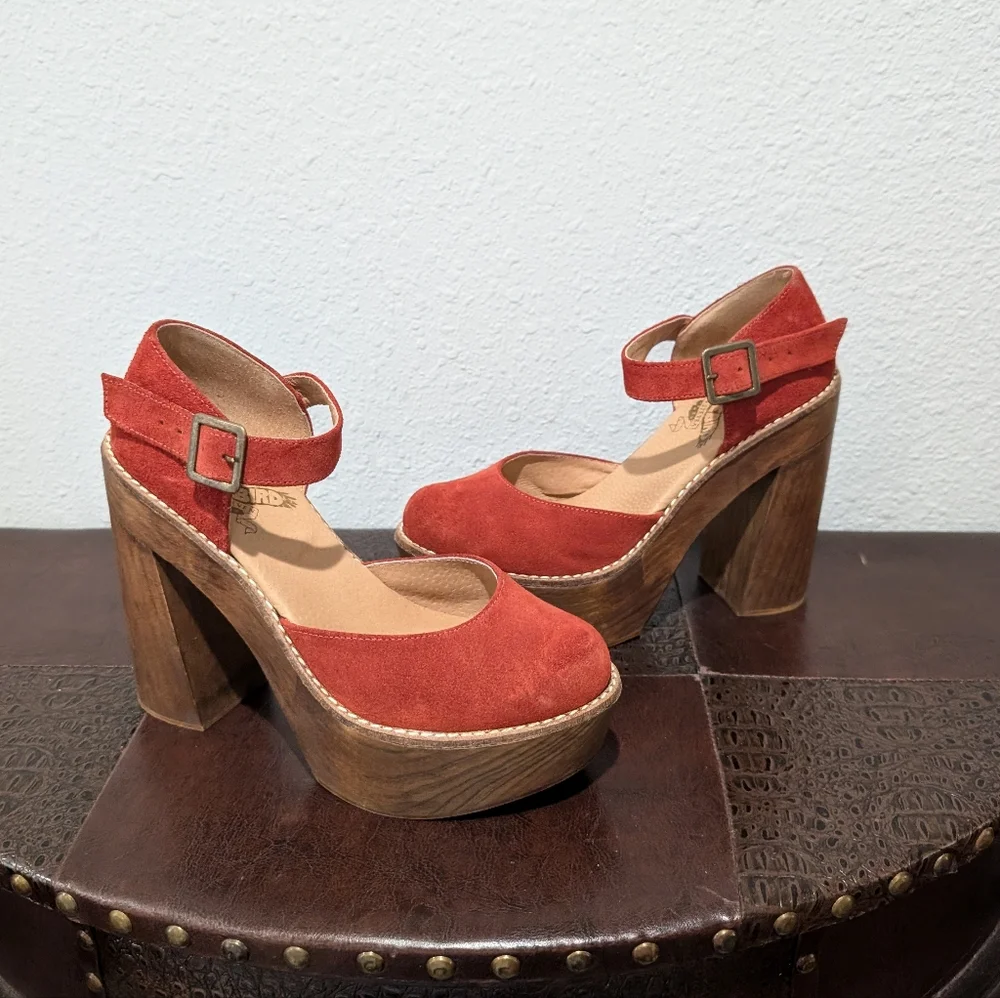 FreeBird Poppy Platform Maryjane Pumps Orange/ Red Ankle Straps size 9